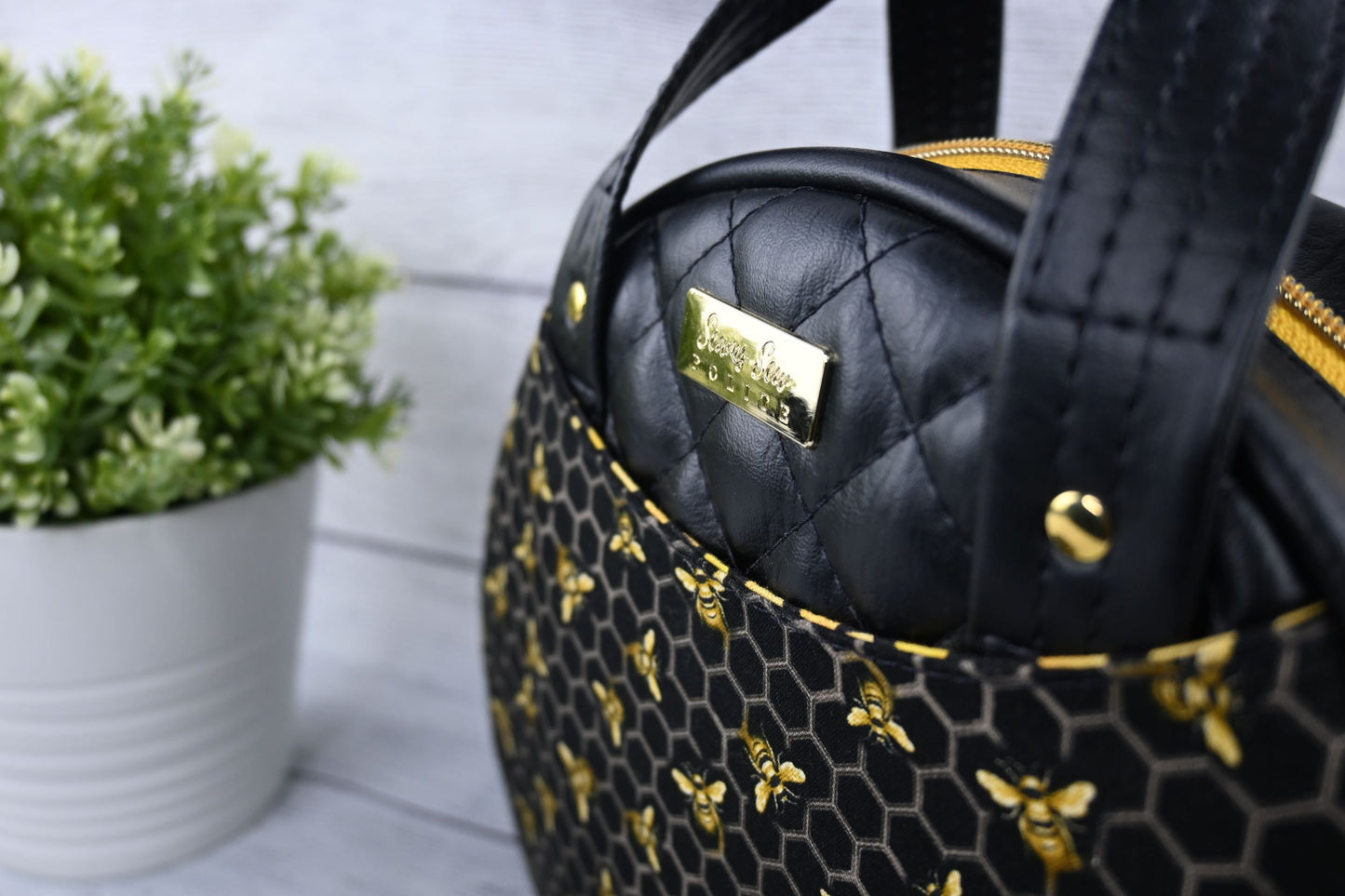 All about the Bees Circle Bag